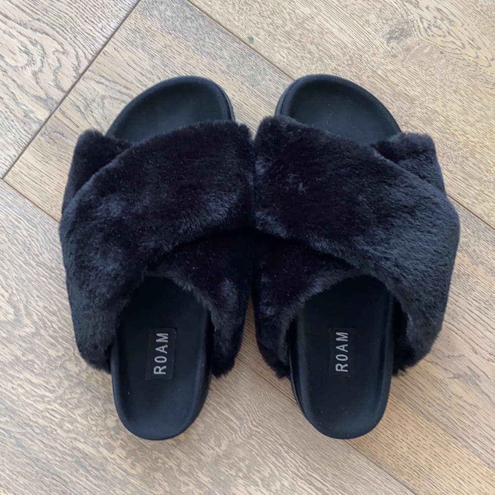 ROAM Cloud Black slippers. Size 38